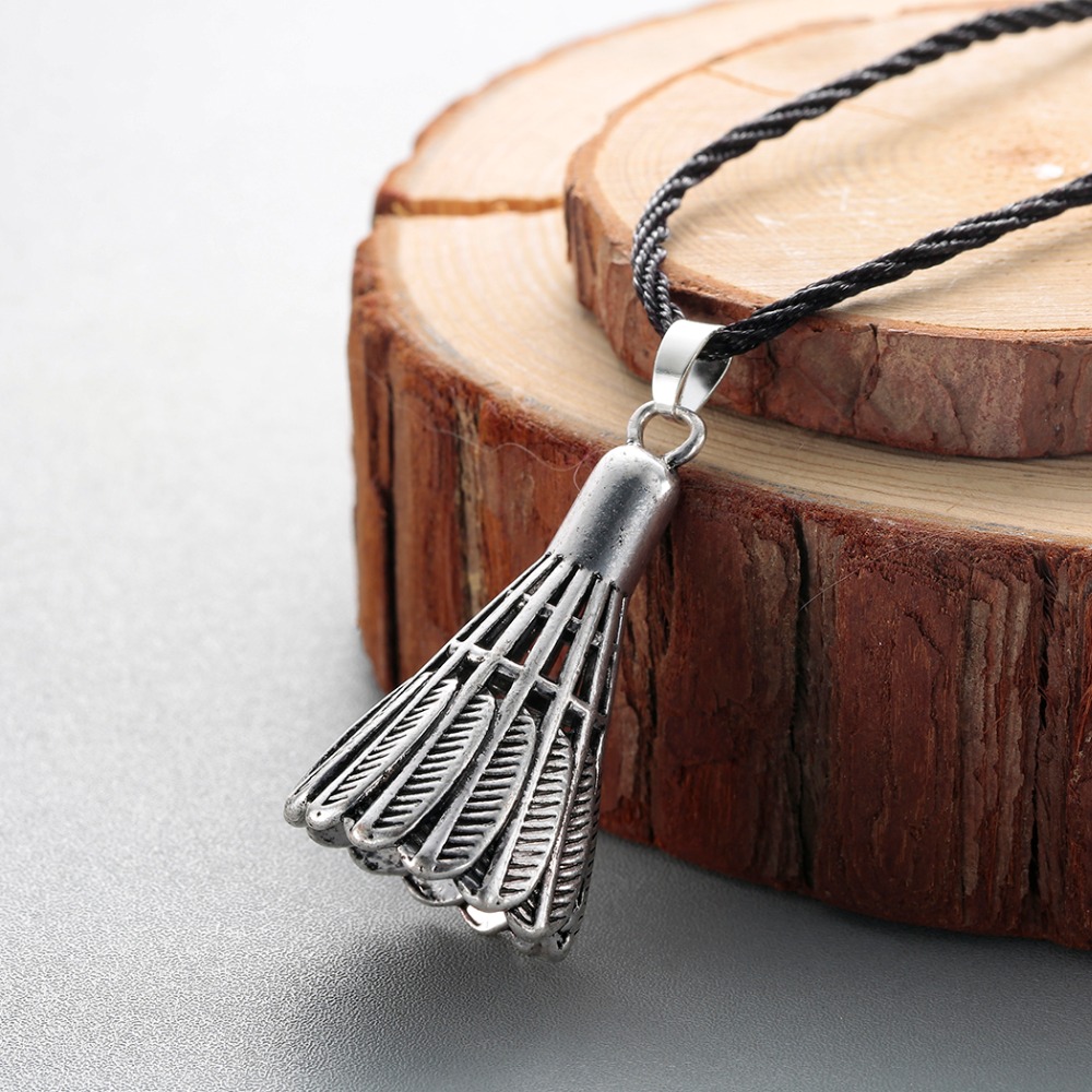 Badminton Is Calling - Kinitial Vintage Badminton Bentuk Liontin Kalung